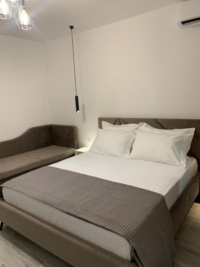 Kekezis Apartments Sarandë Exterior foto